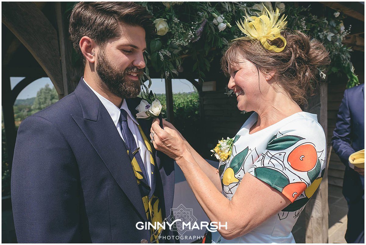 Boho Summer wedding photography | Groomes wedding venue Surrey