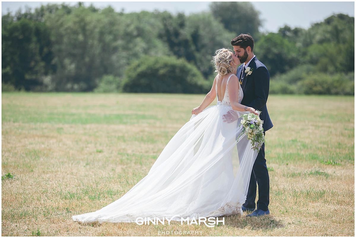 Boho Summer wedding photography | Groomes wedding venue Surrey