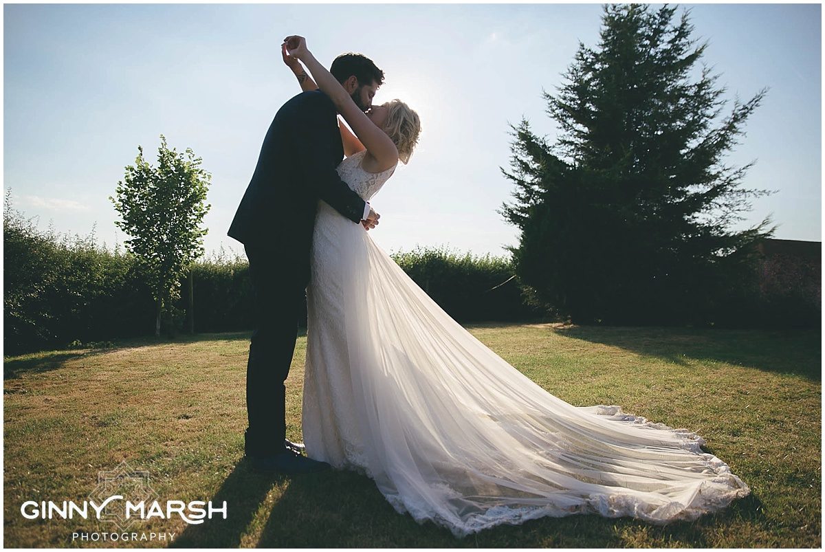 Boho Summer wedding photography | Groomes wedding venue Surrey