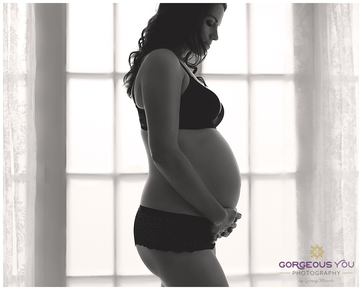 Black & white silhouette pregnancy boudoir shoot | Gorgeous You Photography
