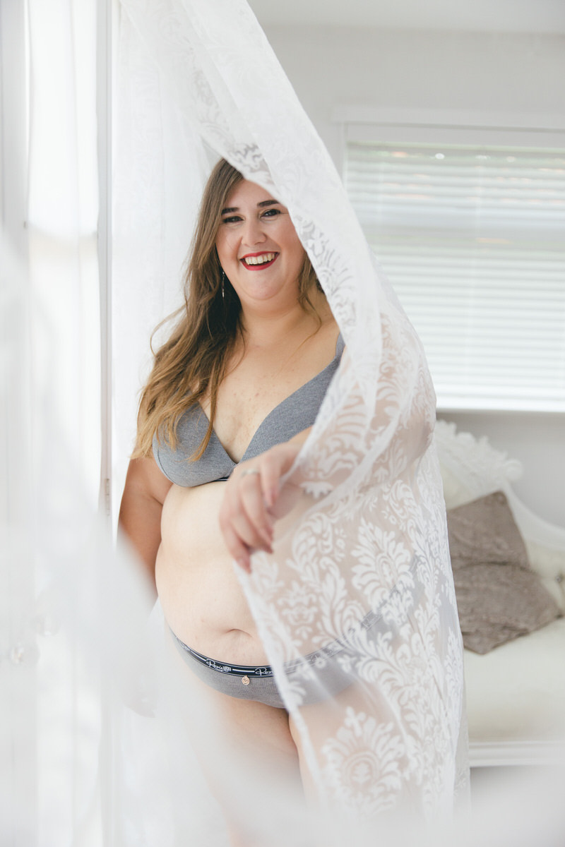 Nicole the body confidence coach - plus size boudoir shoot | Gorgeous You Photography